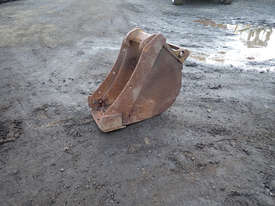 300mm BOBCAT EXCAVATOR BUCKET APPROX 5T SUIT BOBCAT E50 435 OR SIMILAR 300mm Bucket-GP Attachments - picture0' - Click to enlarge