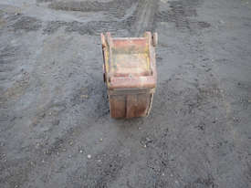300mm BOBCAT EXCAVATOR BUCKET APPROX 5T SUIT BOBCAT E50 435 OR SIMILAR 300mm Bucket-GP Attachments - picture1' - Click to enlarge