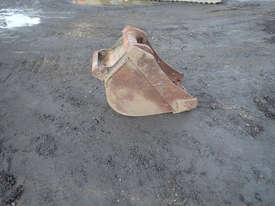 300mm BOBCAT EXCAVATOR BUCKET APPROX 5T SUIT BOBCAT E50 435 OR SIMILAR 300mm Bucket-GP Attachments - picture2' - Click to enlarge