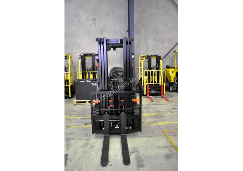 caption 2.5T Counterbalance Forklift - Utilev UT25P