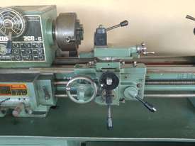 Hercus 260 Geared 9 Speed Metric Lathe with tooling and cabinet - picture0' - Click to enlarge