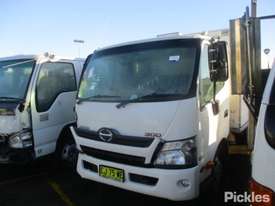 2015 Hino 300 616 - picture1' - Click to enlarge