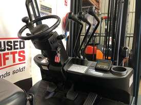 TOYOTA FORKLIFTS 32-8FG25 15243 DELUXE - picture0' - Click to enlarge
