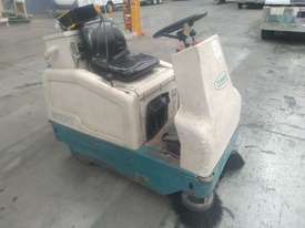 Tennant Floor Sweeper 6100 - picture0' - Click to enlarge