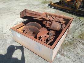 Digga Auger Drive With 5X Drill Bit - picture2' - Click to enlarge