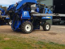 Used Braud VX7090 Harvester - picture2' - Click to enlarge