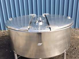 1,100ltr single skin stainless steel tank, Milk Vat - picture0' - Click to enlarge