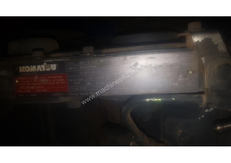caption Komatsu pc220-7 engine