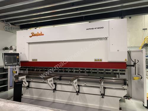 200 tonne 5 axix CNC Press Brake
