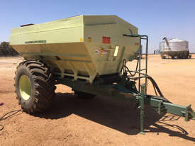 Marshall 880T Fertilizer/Manure Spreader Fertilizer/Slurry Equip - picture0' - Click to enlarge