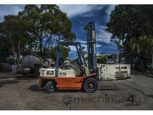 2.5 T Nissan Forklift with Clamp - Hire