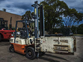 2.5 T Nissan Forklift with Clamp - Hire - picture0' - Click to enlarge