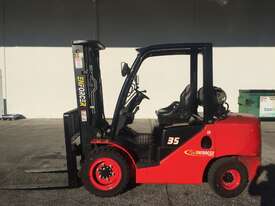 ENFORCER - 3.5 Tonne Dual Fuel Forklift | FG35T-NHC - picture0' - Click to enlarge