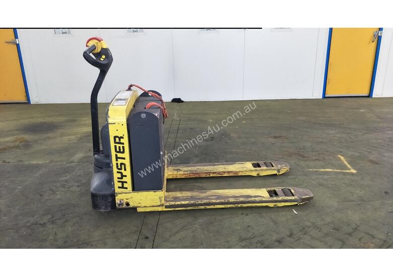 caption 1.814 Battery Electric Pallet Truck