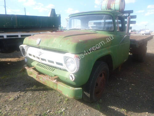 Ford F500 Tray Truck