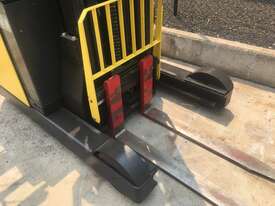 2.0T Battery Electric Sit Down Reach Truck - picture0' - Click to enlarge