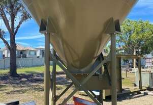 7.5 m3 Feed Hopper with Syntron Vibe feeder 7.5 m3 Feed Hopper with Syntron Vibe feeder