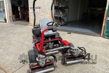 Toro Greensmaster 3400 Triflex - 24.8 hp / Game Changer in Turf Management for Golf Courses!