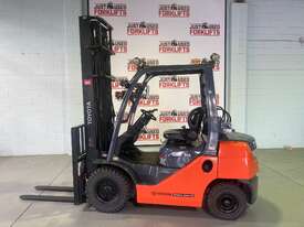 TOYOTA 8FG25 61595 LPG GAS FORKLIFT 4500 MM 2 STAGE   - picture0' - Click to enlarge