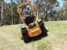 Cub Cadet Pro Z 148 S Zero Turn Ride-on mower - as new - picture2' - Click to enlarge