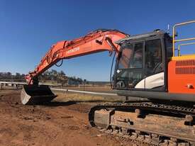 2017 HITACHI ZX360LC-5B - picture1' - Click to enlarge