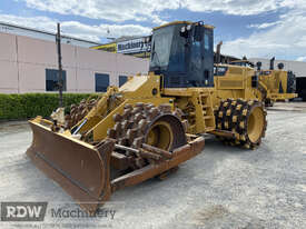 Caterpillar 815F2 compactor - picture0' - Click to enlarge