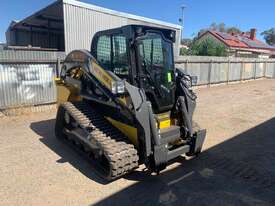New Holland C332 Skid Steer - picture0' - Click to enlarge