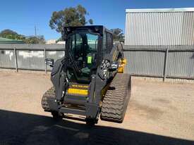 New Holland C332 Skid Steer - picture1' - Click to enlarge