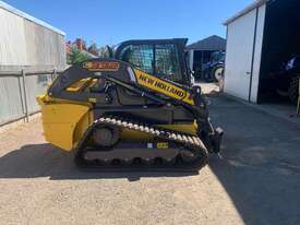 New Holland C332 Skid Steer - picture0' - Click to enlarge