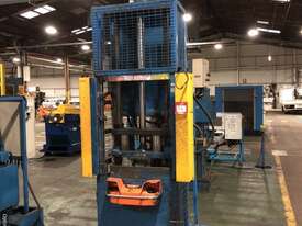 Vertical Ram Hydraulic Press - picture0' - Click to enlarge