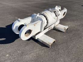 Unit Rig MT4400 - Rear Suspension Cylinder - picture8' - Click to enlarge