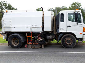 Hino 2006 Street Sweeper  - picture0' - Click to enlarge