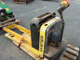 Hyster Electric Pallet Truck - picture0' - Click to enlarge