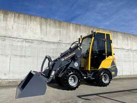 Articulated Mini Loader  - picture0' - Click to enlarge