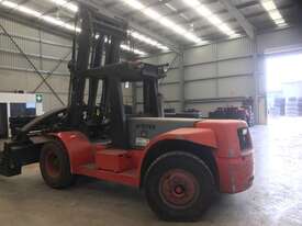 Hyster Counterbalance Forklift with Tyre Handler Attachment - picture1' - Click to enlarge