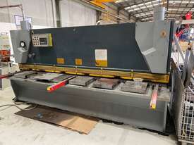 MACHTECH Guillotine 3.2m x 8mm - picture0' - Click to enlarge