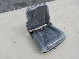 Forklift Seat - picture0' - Click to enlarge