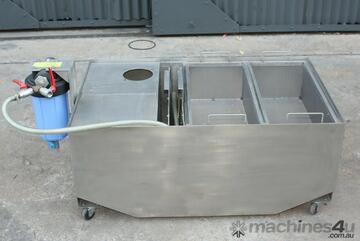 Stainless steel recirculation wash tank with 2 baskets and a 2 stage mesh filter