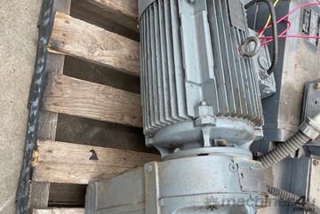 SEW Eurodrive DV132ML4/VS 9.2kW gear Motor