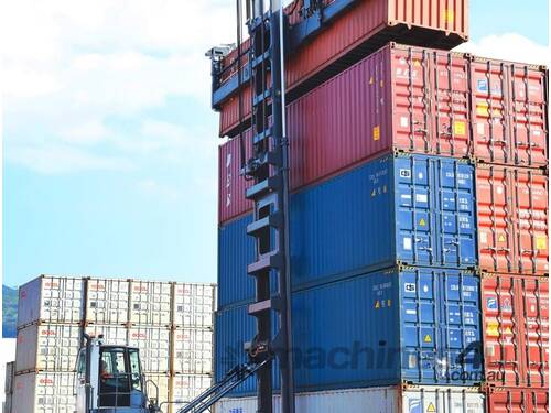 caption ECH10.6DS EMPTY CONTAINER HANDLING LIFT TRUCKS - Hire