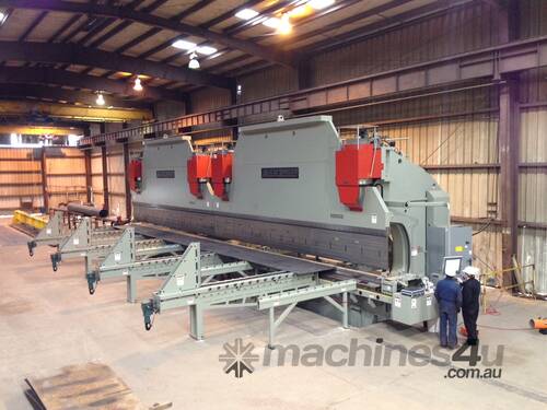 caption ACCURPRESS 1000 Tonne 8 Metre Press Brake