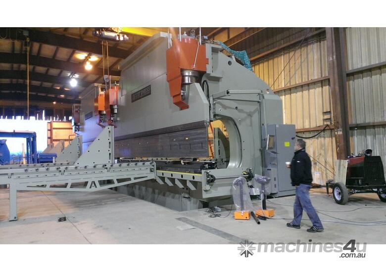 caption ACCURPRESS 1000 Tonne 8 Metre Press Brake