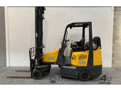 2t Aisle-Master Articulated Forklift