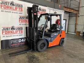 TOYOTA 8FG25 S/N 40319 2.5 TON 2500 KG CAPACITY LPG GAS FORKLIFT 3700 MM 2 STAGE MAST  - picture2' - Click to enlarge