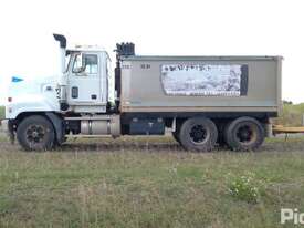 2004 Mack CLS Trident - picture0' - Click to enlarge