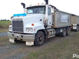 2004 Mack CLS Trident - picture1' - Click to enlarge