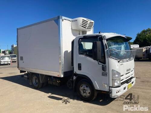 2009 Isuzu NPR 200 SWB