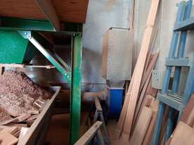 Dust extractor system and ducting to suit a large work shop. - picture0' - Click to enlarge