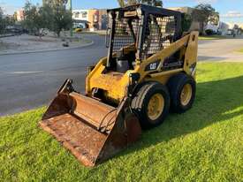 Skid Steer CAT 216B-2 2010 3481 hours 4 in 1 bucket - picture2' - Click to enlarge