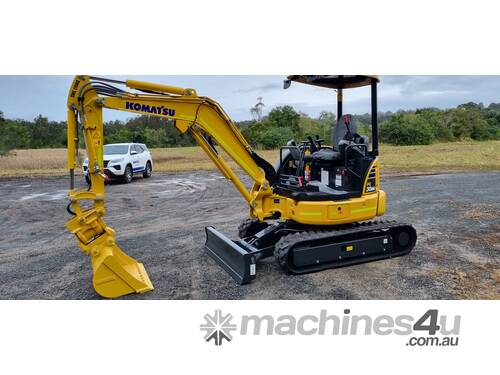 NEAR NEW PC30-5 KOMATSU  EXCAVATOR  3 tonner.  ONLY 150 hrs  2022 year